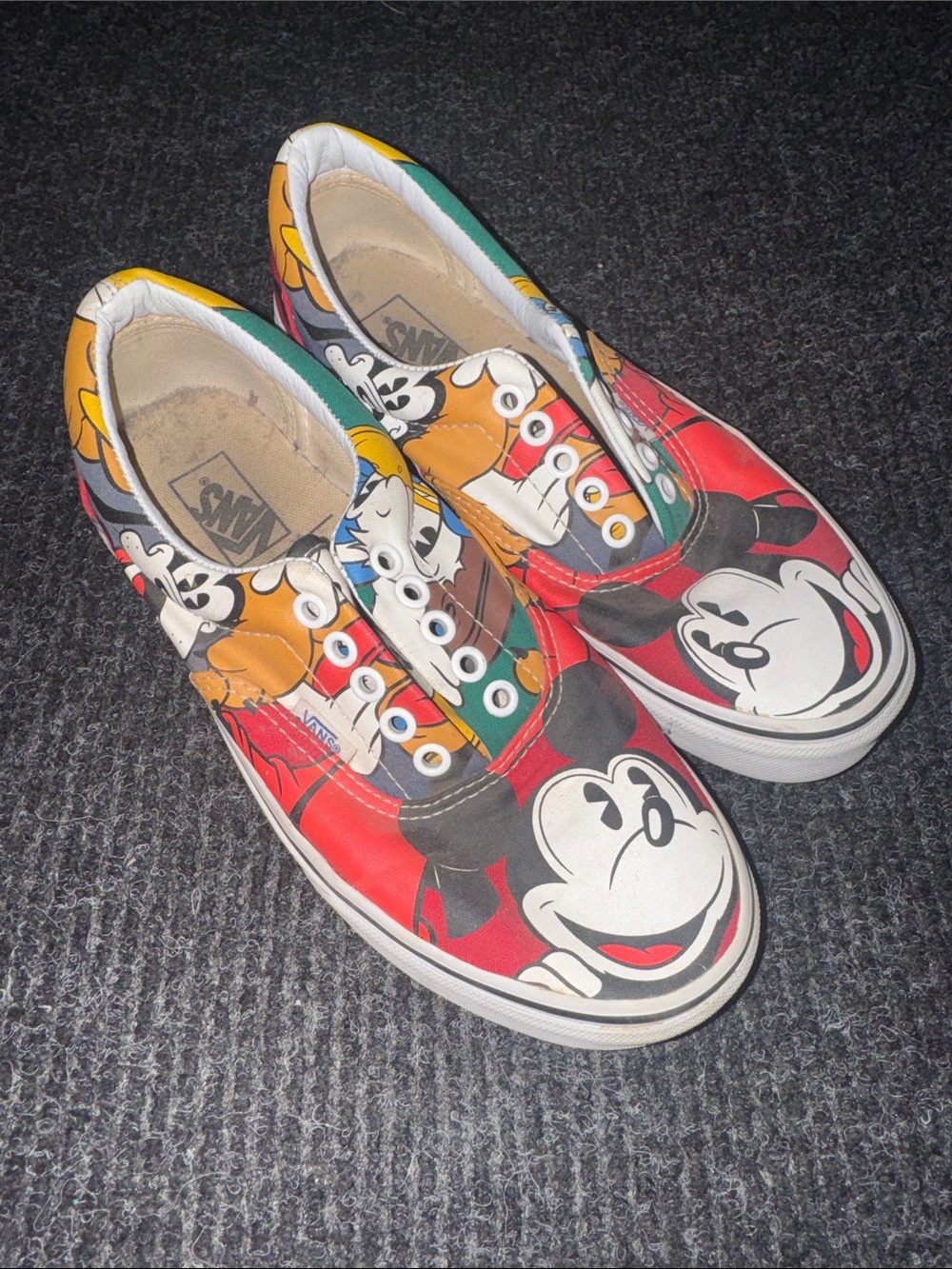Disney x VANS Era Mickey and Friends Tennis Shoes